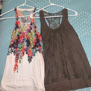 Bundle of American eagle fashion tanks